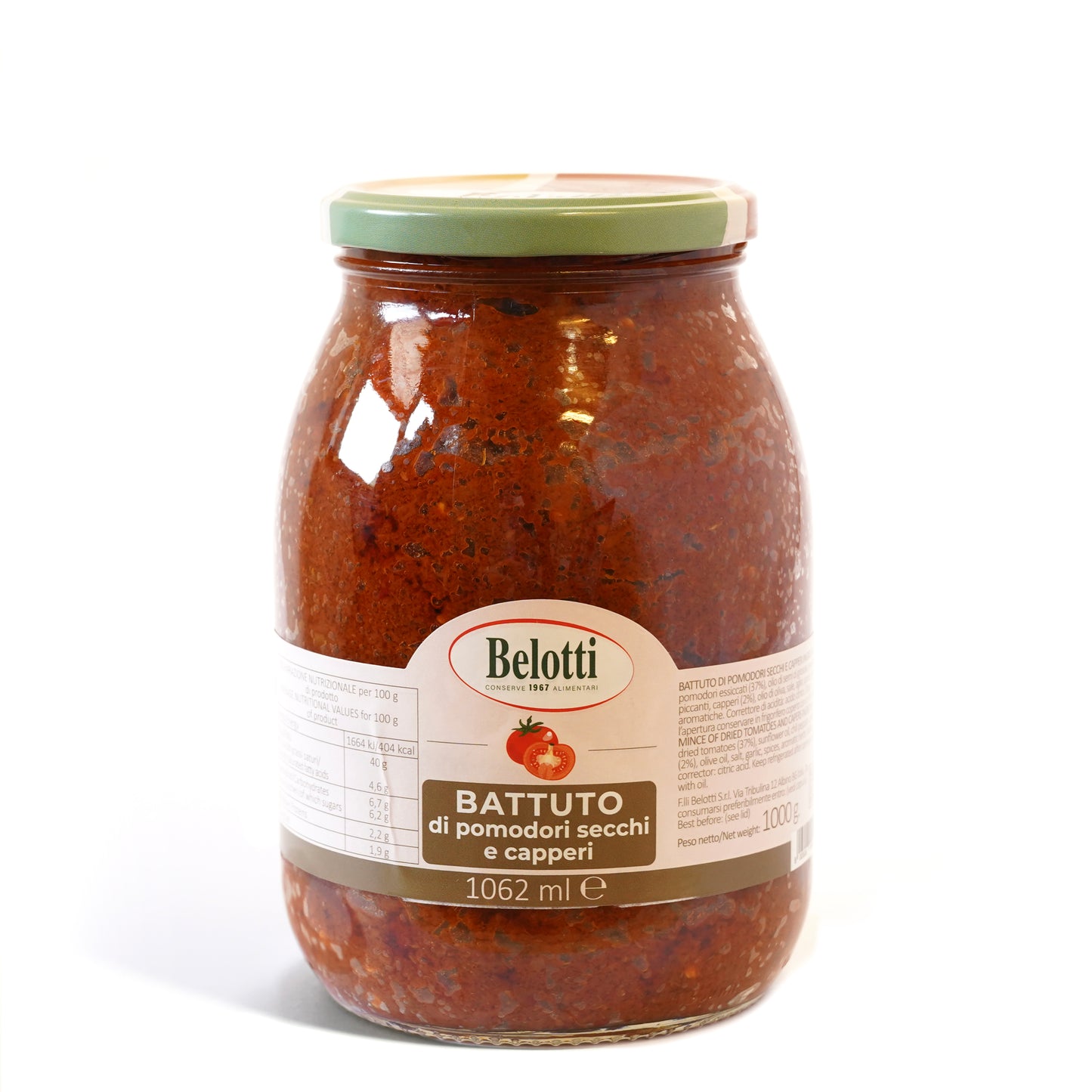 Battuto di pomodori secchi e capperi. Conserve alimentari sott'olio e sottaceto.