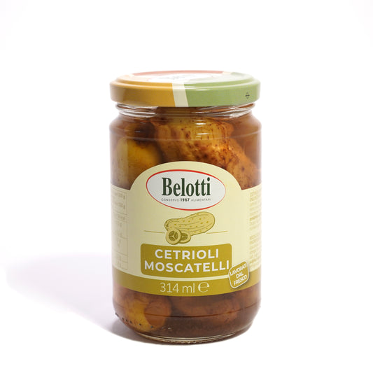 Cetrioli moscatelli, lavorati dal fresco. Conserve alimentari sott'olio e sottaceto.