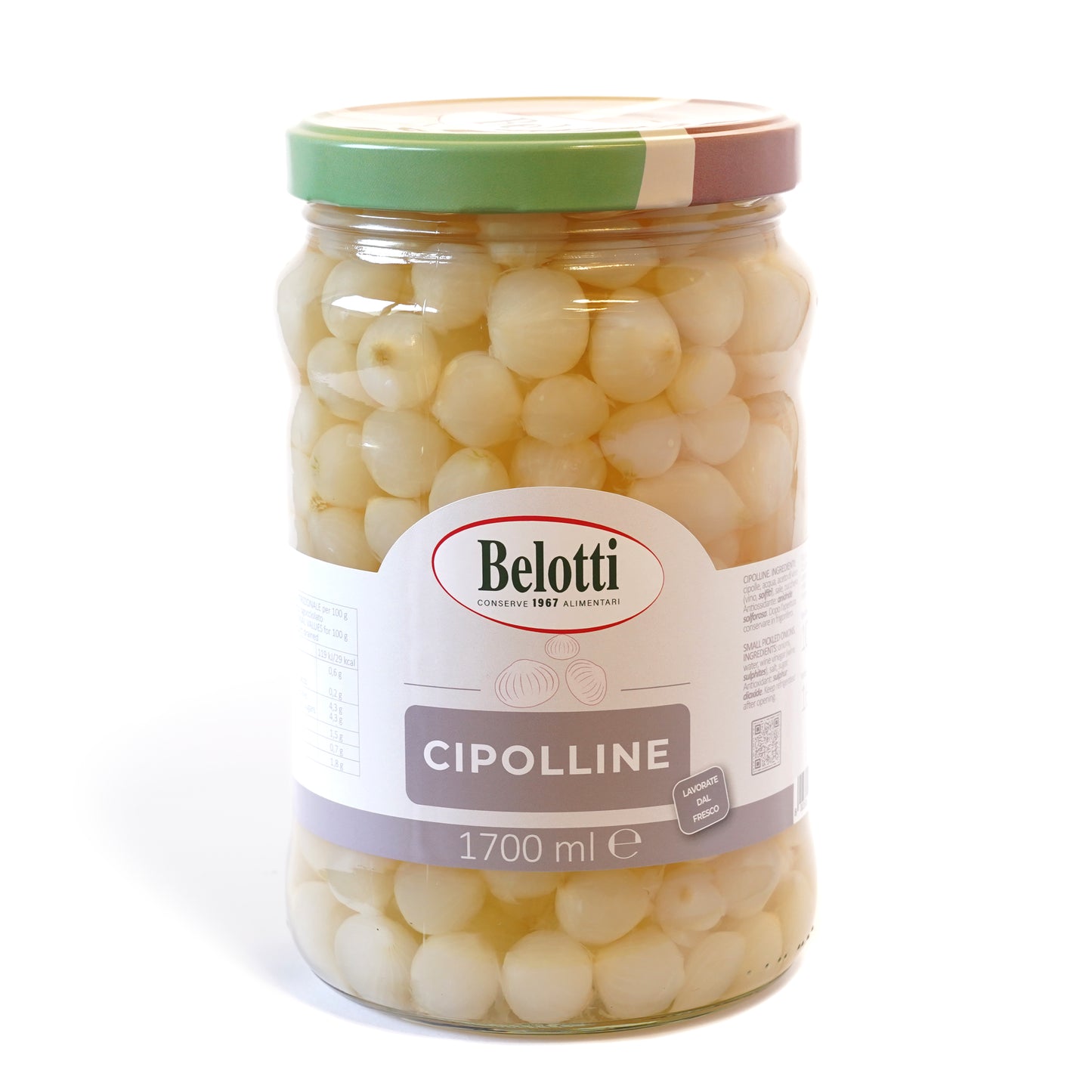 Cipolline lavorate dal fresco.Cipolline sottaceto. Conserve alimentari sott'olio e sottaceto.