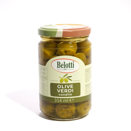 Olive verdi condite. Conserve alimentari sott'olio e sottaceto.