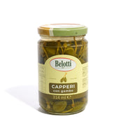 Capperi con gambo. Capperi conservati. Conserve alimentari sott'olio e sottaceto.