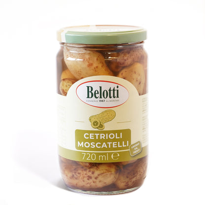 Cetrioli moscatelli, lavorati dal fresco. Cetrioli sottaceto. Conserve alimentari sott'olio e sottaceto.