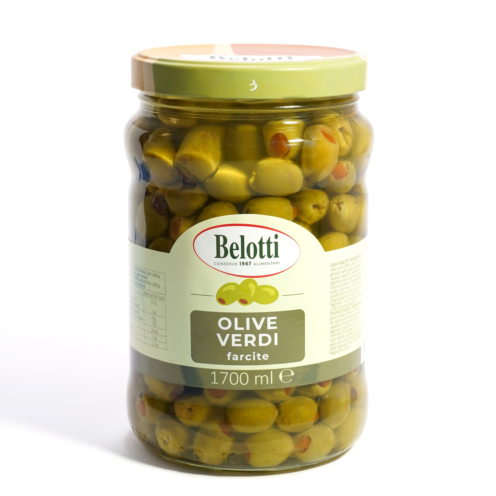 Olive verdi farcite. Conserve alimentari sott'olio e sottaceto.